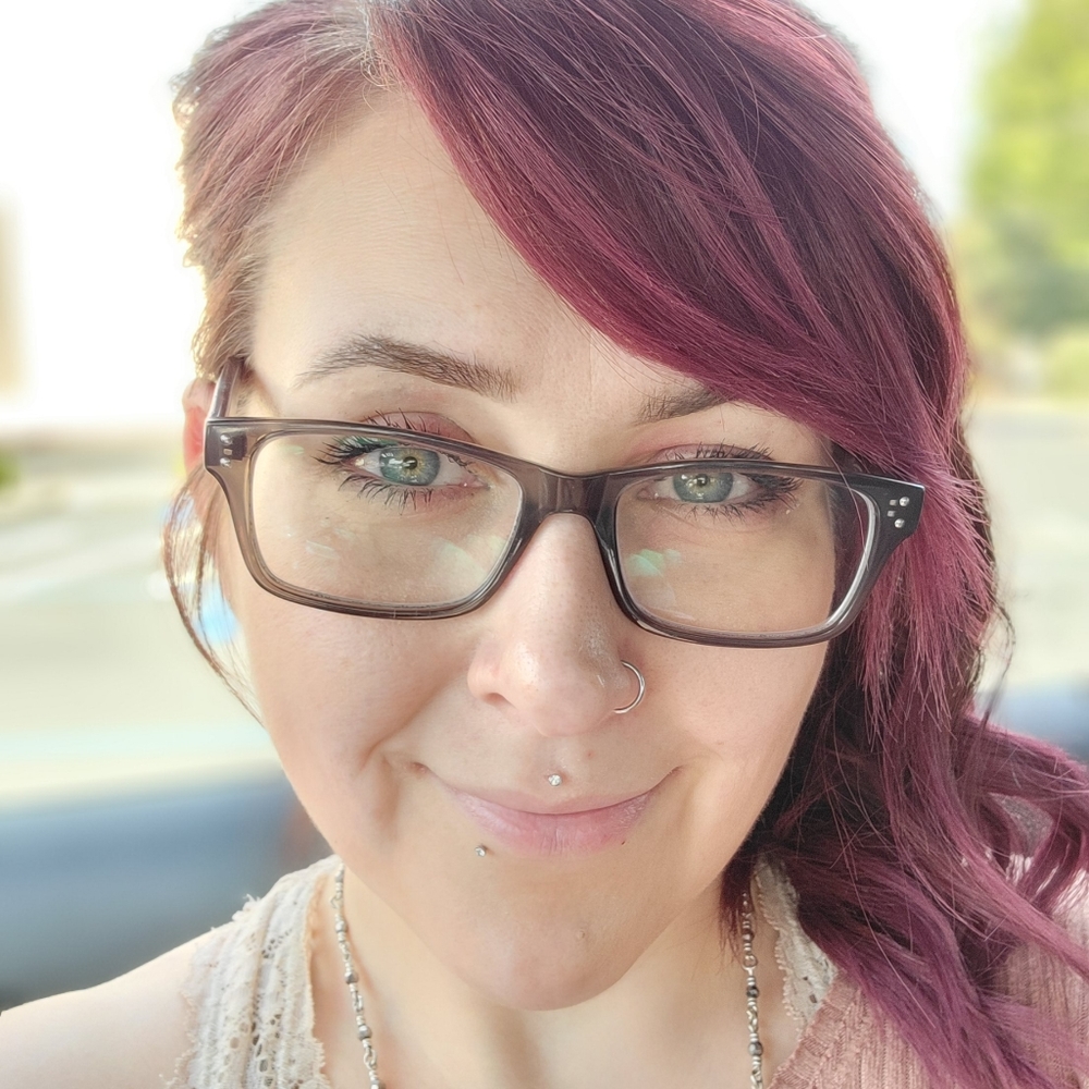 Meet your Posher, Holly